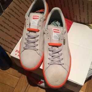 Never worn off white PUMA sneakers.